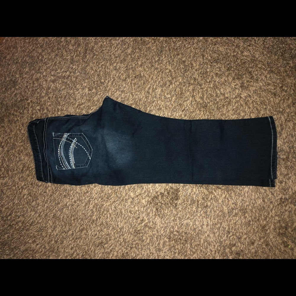Maurices 20 dark wash crop pant capri